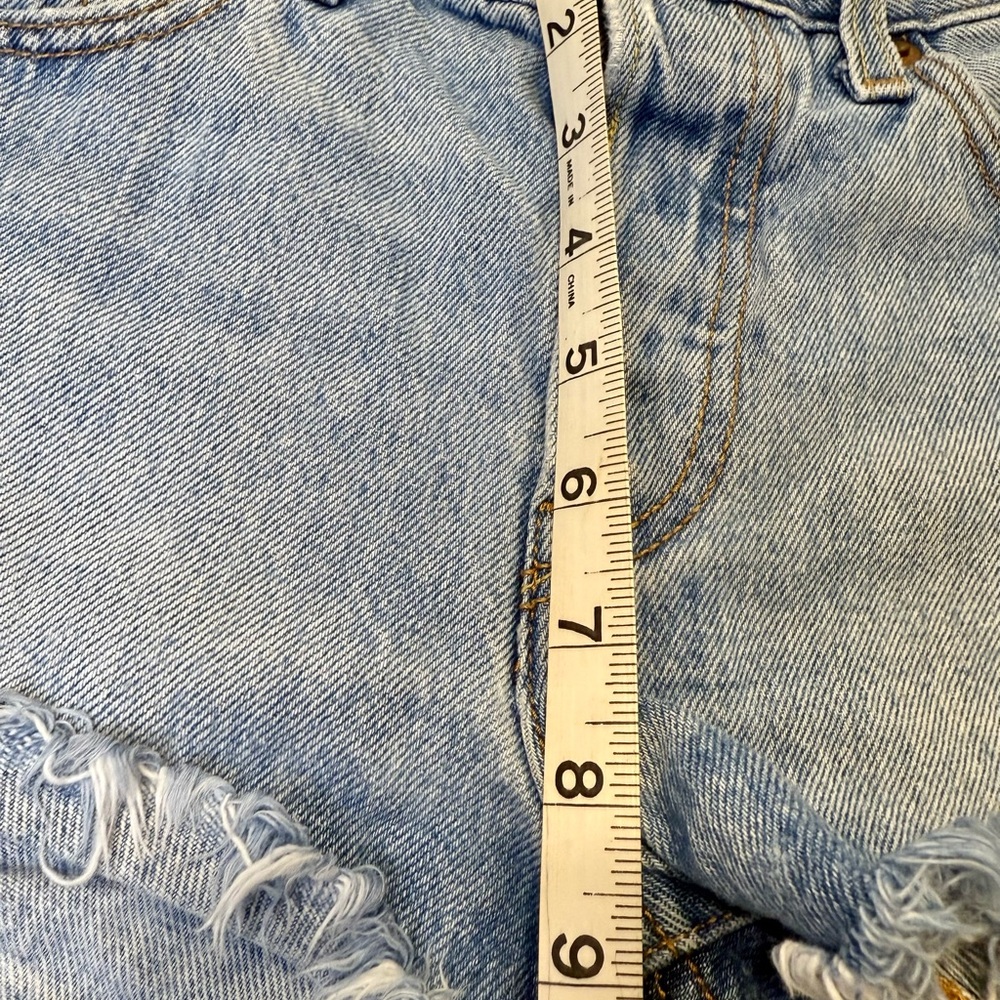 Levi's Jean Shorts Mid Rise 501 Red Tag Distressed Blue Denim Fringe Women - Picture 9 of 16